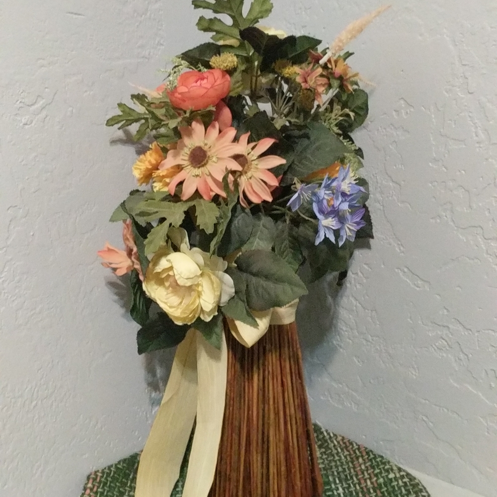 Spring Flower Bouquet with Yellow Ribbon - Picture 4 of 16